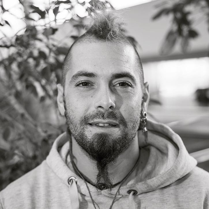 Quentin - FRANCE - 100 faces 100 countries - 100 лиц из 100 стран в аэропорту Стамбула. Полная версия Quentin - FRANCE - 100 faces 100 countries - 100 лиц из 100 стран в аэропорту Стамбула. Полная версия
