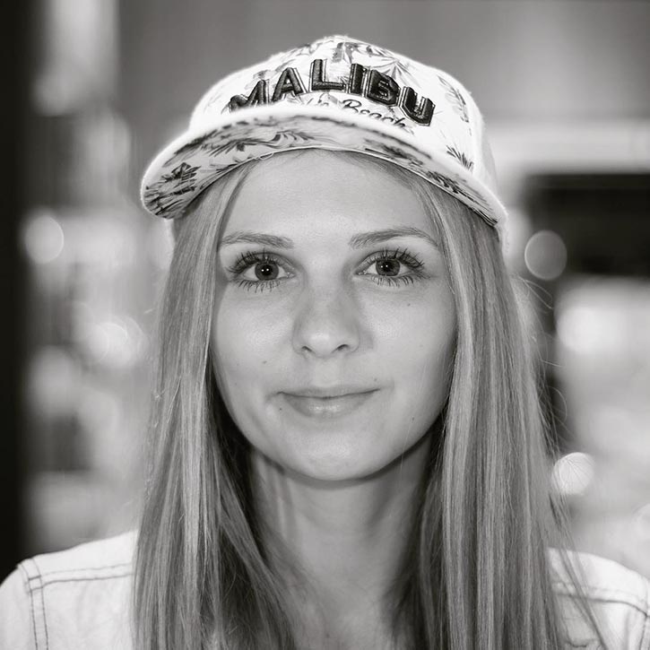Jana - SLOVAKIA - 100 faces 100 countries - 100 лиц из 100 стран в аэропорту Стамбула. Полная версия Jana - SLOVAKIA - 100 faces 100 countries - 100 лиц из 100 стран в аэропорту Стамбула. Полная версия